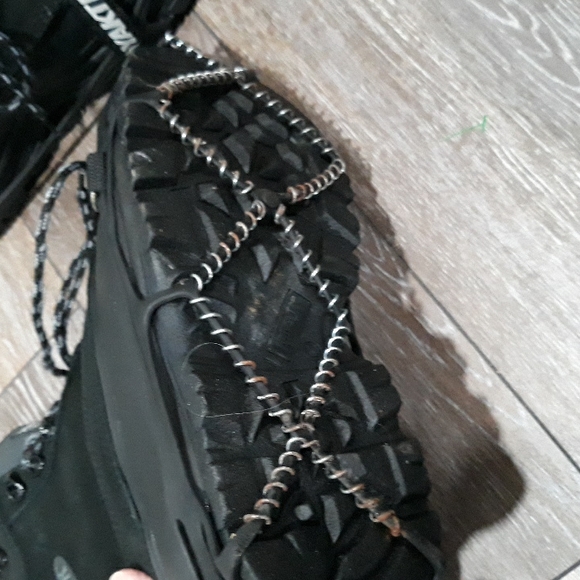 Ranger black rubber and suede snow boots w removable lining. Size 10 - Picture 6 of 10